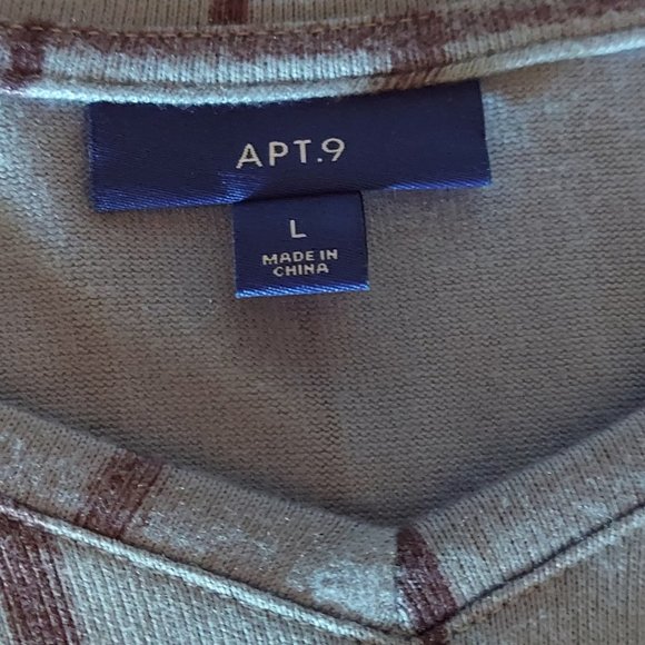 NEW-Long Sleeved Apt. 9 Top in Blue and Brown - Picture 2 of 2